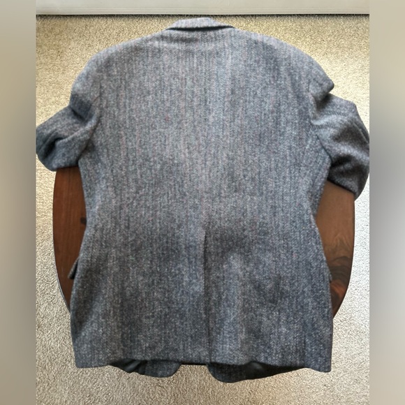 Classic Harris Tweed Gray Wool Blazer - Picture 2 of 7